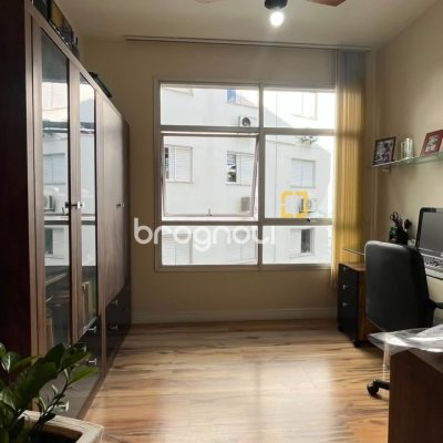 Apartamento com 209m², 4 quartos (sendo 1 suíte), 2 garagens, no bairro Itacorubi em Florianópolis