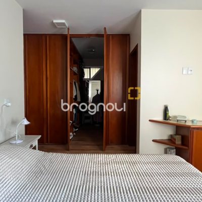 Apartamento com 209m², 4 quartos (sendo 1 suíte), 2 garagens, no bairro Itacorubi em Florianópolis