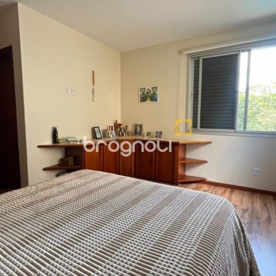 Apartamento com 209m², 4 quartos (sendo 1 suíte), 2 garagens, no bairro Itacorubi em Florianópolis