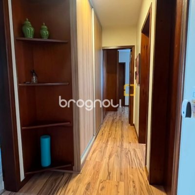 Apartamento com 209m², 4 quartos (sendo 1 suíte), 2 garagens, no bairro Itacorubi em Florianópolis
