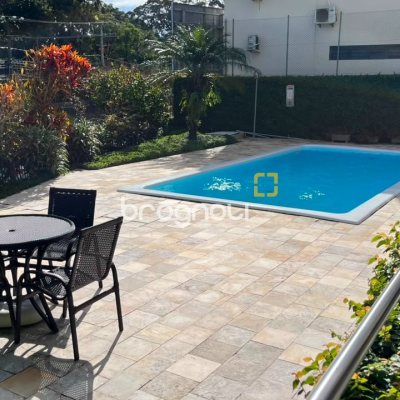 Apartamento com 209m², 4 quartos (sendo 1 suíte), 2 garagens, no bairro Itacorubi em Florianópolis