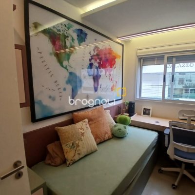 Apartamento com 67m², 2 quartos (sendo 1 suíte), 2 garagens, no bairro Coqueiros em Florianópolis