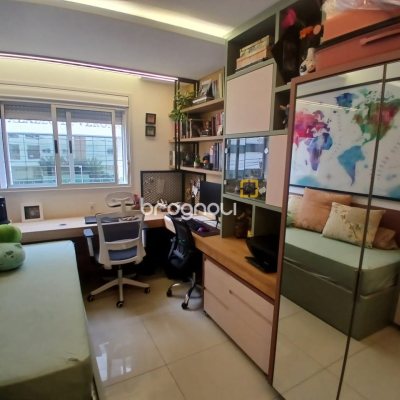 Apartamento com 67m², 2 quartos (sendo 1 suíte), 2 garagens, no bairro Coqueiros em Florianópolis