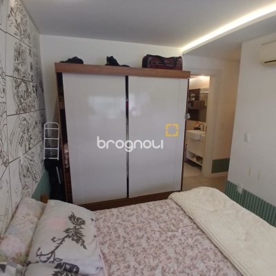 Apartamento com 67m², 2 quartos (sendo 1 suíte), 2 garagens, no bairro Coqueiros em Florianópolis