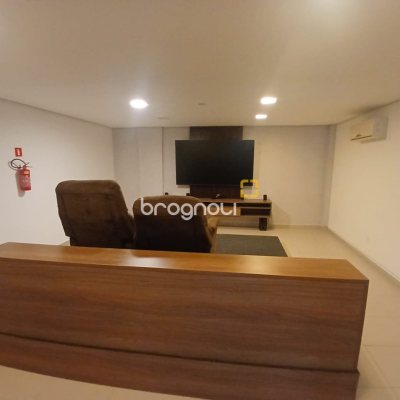 Apartamento com 67m², 2 quartos (sendo 1 suíte), 2 garagens, no bairro Coqueiros em Florianópolis