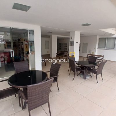 Apartamento com 67m², 2 quartos (sendo 1 suíte), 2 garagens, no bairro Coqueiros em Florianópolis