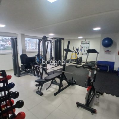 Apartamento com 67m², 2 quartos (sendo 1 suíte), 2 garagens, no bairro Coqueiros em Florianópolis