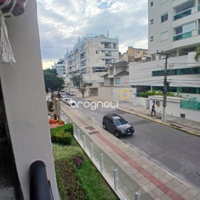 Apartamento com 67m², 2 quartos (sendo 1 suíte), 2 garagens, no bairro Coqueiros em Florianópolis