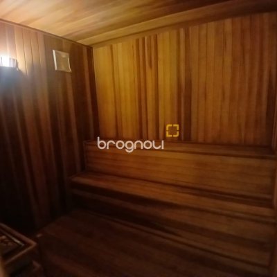 Apartamento com 67m², 2 quartos (sendo 1 suíte), 2 garagens, no bairro Coqueiros em Florianópolis