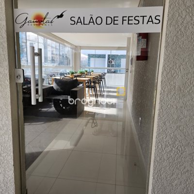 Apartamento com 70m², 2 quartos (sendo 2 suítes), 2 garagens, no bairro Ingleses do Rio Vermelho em Florianópolis