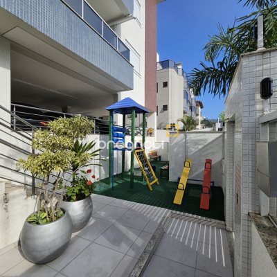 Apartamento com 70m², 2 quartos (sendo 2 suítes), 2 garagens, no bairro Ingleses do Rio Vermelho em Florianópolis