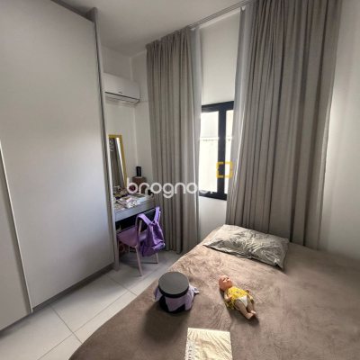 Casa de Condomínio com 180m², 4 quartos (sendo 1 suíte), 2 garagens, no bairro Campeche em Florianópolis