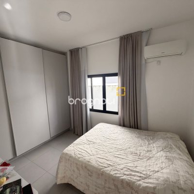 Casa de Condomínio com 180m², 4 quartos (sendo 1 suíte), 2 garagens, no bairro Campeche em Florianópolis