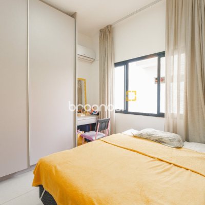 Casa de Condomínio com 180m², 4 quartos (sendo 1 suíte), 2 garagens, no bairro Campeche em Florianópolis