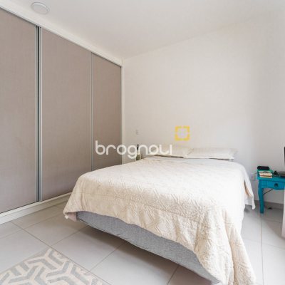 Casa de Condomínio com 180m², 4 quartos (sendo 1 suíte), 2 garagens, no bairro Campeche em Florianópolis