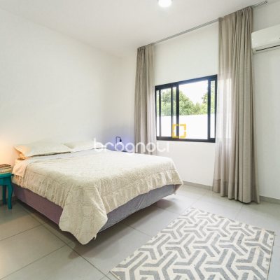 Casa de Condomínio com 180m², 4 quartos (sendo 1 suíte), 2 garagens, no bairro Campeche em Florianópolis