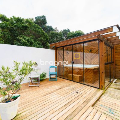 Casa de Condomínio com 180m², 4 quartos (sendo 1 suíte), 2 garagens, no bairro Campeche em Florianópolis