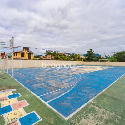 Casa de Condomínio com 180m², 4 quartos (sendo 1 suíte), 2 garagens, no bairro Campeche em Florianópolis