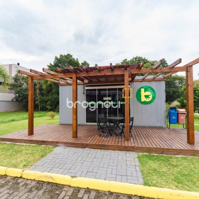 Casa de Condomínio com 180m², 4 quartos (sendo 1 suíte), 2 garagens, no bairro Campeche em Florianópolis