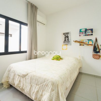 Casa de Condomínio com 180m², 4 quartos (sendo 1 suíte), 2 garagens, no bairro Campeche em Florianópolis