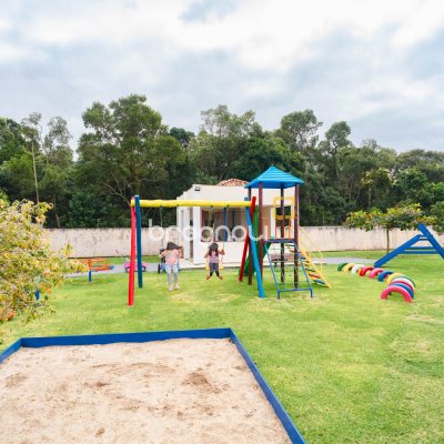 Casa de Condomínio com 180m², 4 quartos (sendo 1 suíte), 2 garagens, no bairro Campeche em Florianópolis