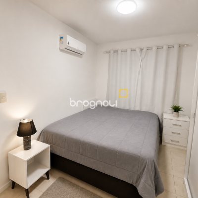 Apartamento com 76m², 2 quartos (sendo 1 suíte), 1 garagem, no bairro Barreiros em São José