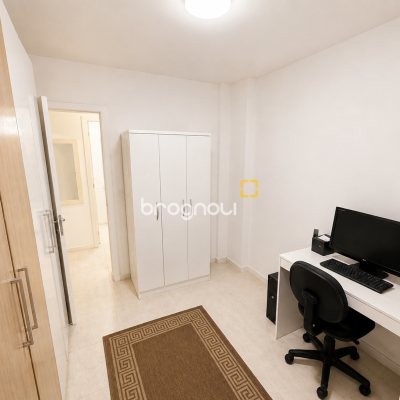 Apartamento com 76m², 2 quartos (sendo 1 suíte), 1 garagem, no bairro Barreiros em São José