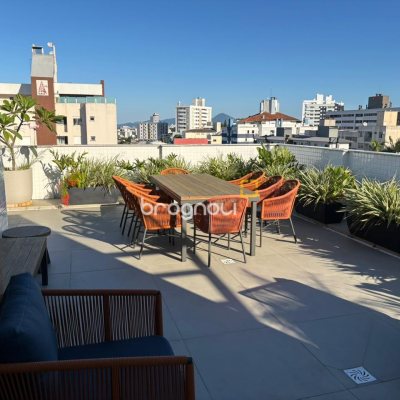 Apartamento com 42m², 1 quarto, 1 garagem, no bairro Coloninha em Florianópolis