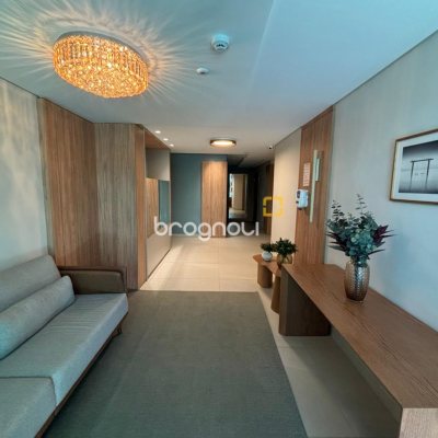 Apartamento com 42m², 1 quarto, 1 garagem, no bairro Coloninha em Florianópolis