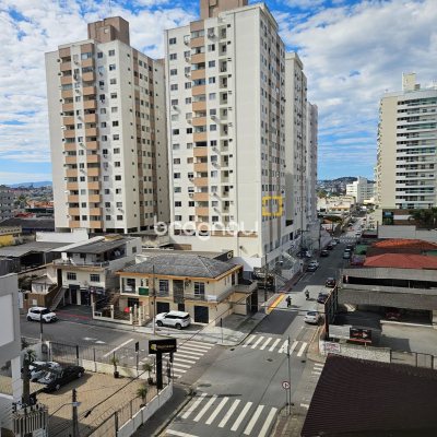Apartamento com 100m², 3 quartos (sendo 1 suíte), 1 garagem, no bairro Campinas em São José