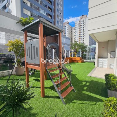 Apartamento com 100m², 3 quartos (sendo 1 suíte), 1 garagem, no bairro Campinas em São José