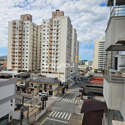 Apartamento com 100m², 3 quartos (sendo 1 suíte), 1 garagem, no bairro Campinas em São José