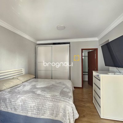 Apartamento com 100m², 3 quartos (sendo 1 suíte), 1 garagem, no bairro Campinas em São José