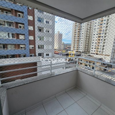 Apartamento com 100m², 3 quartos (sendo 1 suíte), 1 garagem, no bairro Campinas em São José