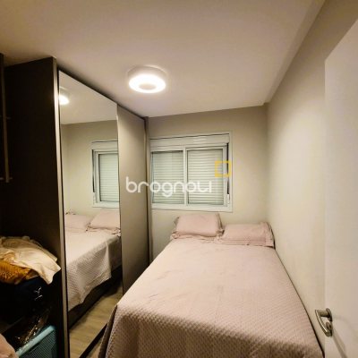 Apartamento com 90m², 3 quartos (sendo 1 suíte), 2 garagens, no bairro Barreiros em São José