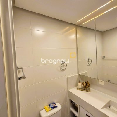 Apartamento com 90m², 3 quartos (sendo 1 suíte), 2 garagens, no bairro Barreiros em São José
