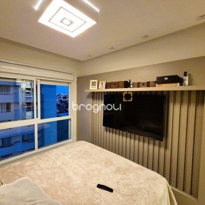 Apartamento com 90m², 3 quartos (sendo 1 suíte), 2 garagens, no bairro Barreiros em São José