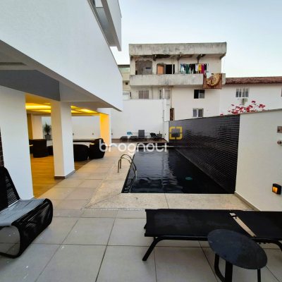 Apartamento com 90m², 3 quartos (sendo 1 suíte), 2 garagens, no bairro Barreiros em São José