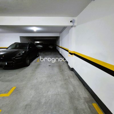 Apartamento com 90m², 3 quartos (sendo 1 suíte), 2 garagens, no bairro Barreiros em São José