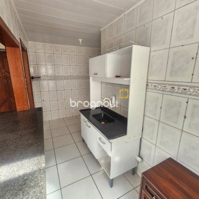 Apartamento com 40m², 2 quartos, 1 garagem, no bairro Praia Comprida em São José