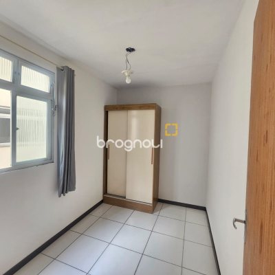 Apartamento com 40m², 2 quartos, 1 garagem, no bairro Praia Comprida em São José