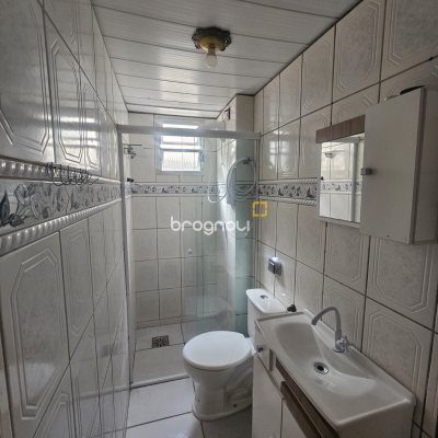 Apartamento com 40m², 2 quartos, 1 garagem, no bairro Praia Comprida em São José