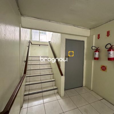 Apartamento com 40m², 2 quartos, 1 garagem, no bairro Praia Comprida em São José