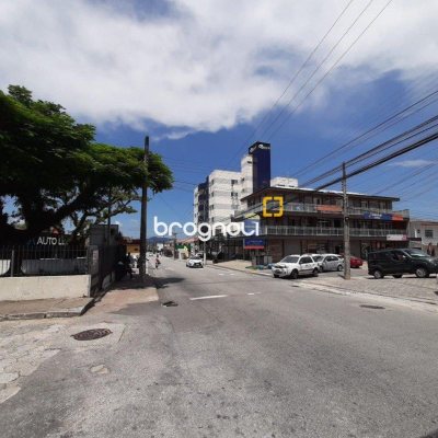 Apartamento com 40m², 2 quartos, 1 garagem, no bairro Praia Comprida em São José
