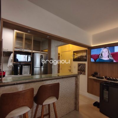 Apartamento com 52m², 1 quarto, 1 garagem, no bairro Centro em Florianópolis