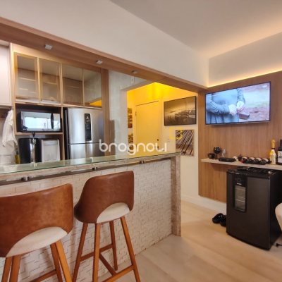 Apartamento com 52m², 1 quarto, 1 garagem, no bairro Centro em Florianópolis
