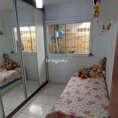 Casa com 49m², 2 quartos, 1 garagem, no bairro Bela Vista em Palhoça
