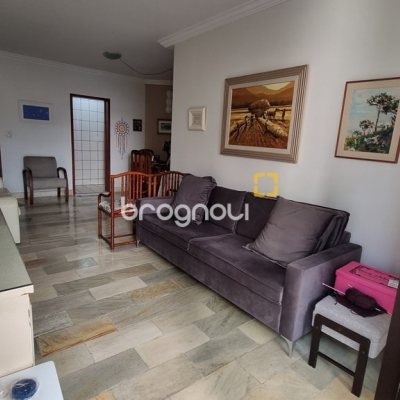 Apartamento com 111m², 3 quartos (sendo 1 suíte), 1 garagem, no bairro Trindade em Florianópolis