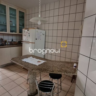 Apartamento com 111m², 3 quartos (sendo 1 suíte), 1 garagem, no bairro Trindade em Florianópolis