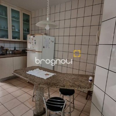 Apartamento com 111m², 3 quartos (sendo 1 suíte), 1 garagem, no bairro Trindade em Florianópolis